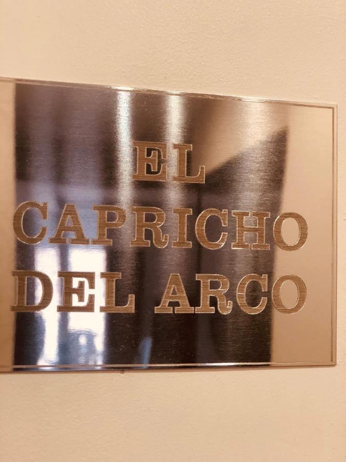 El Capricho Del Arco_Apartamentos Burgos Catedral Εξωτερικό φωτογραφία